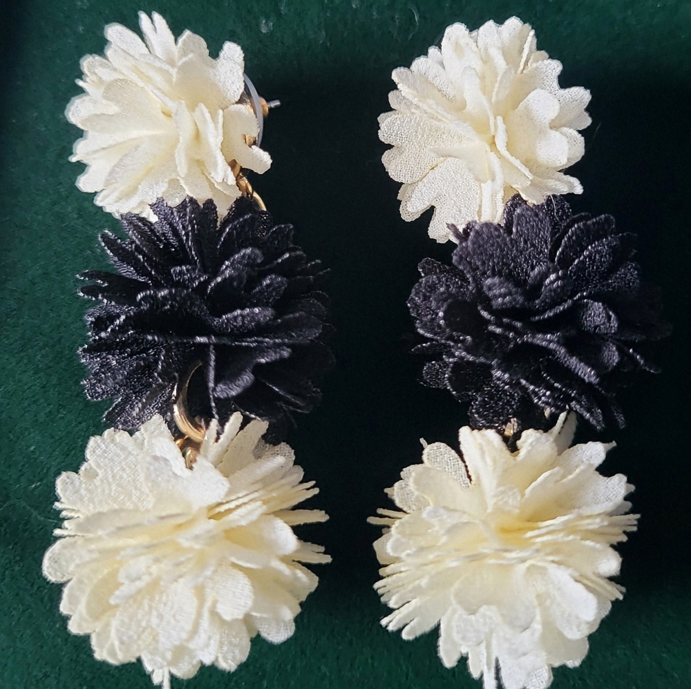 Fun Pom Pom Earrings